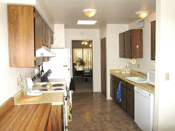 3rd image of 483 W Calle Lindero