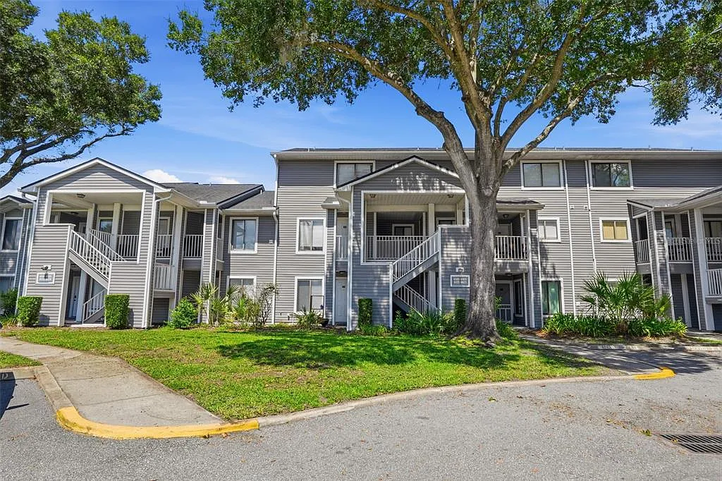 2 bed, 2.5 bath, 1228 sqft, $1,700 — Photo 3