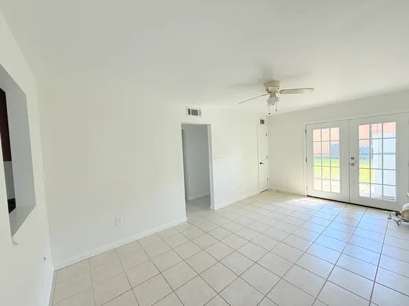 2525 Riverland Dr APT 103, Chalmette, LA 70043
