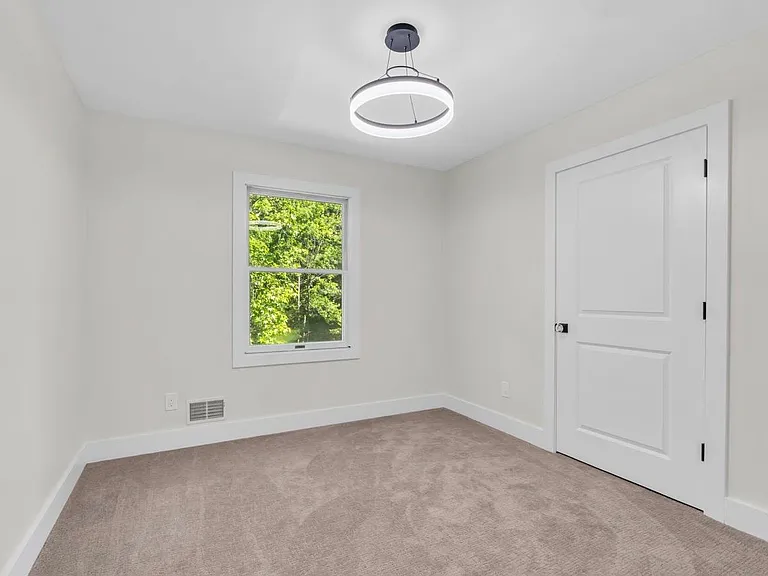 633 Eltone Rd — Photo 33