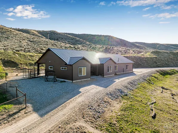 7065 Horse Haven Ln, Emmett, ID 83617
