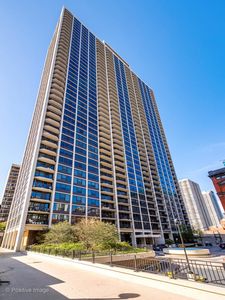 1560 N Sandburg Ter APT 2803J, Chicago, IL, 60610