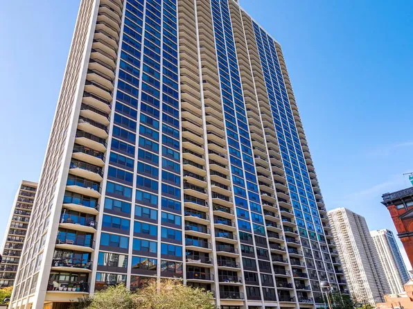 1560 N Sandburg Ter APT 2403J, Chicago, IL 60610