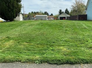 878 Harrison Ave, Blaine, WA 98230