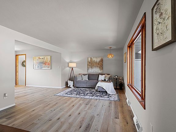 3rd image of 1682 Debra Ln