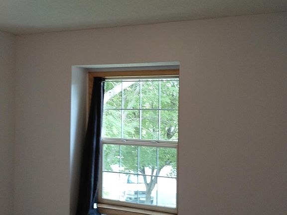 4th image of 1063 Juniper Ct