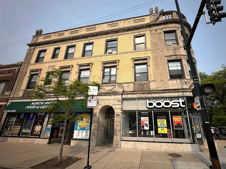 6701-03 N Clark St — Photo 8