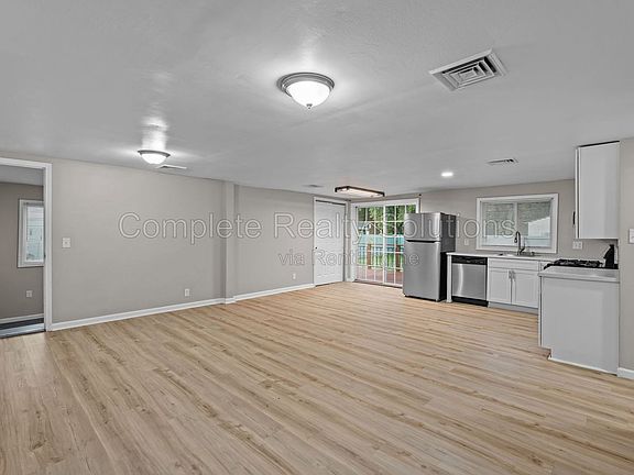 3rd image of 2275 Maxville Ln