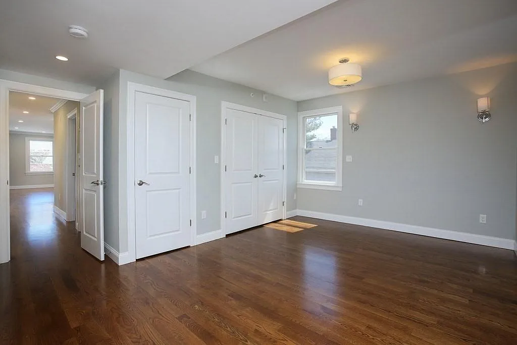3 bed, 1123 sqft, $4,650 — Photo 4