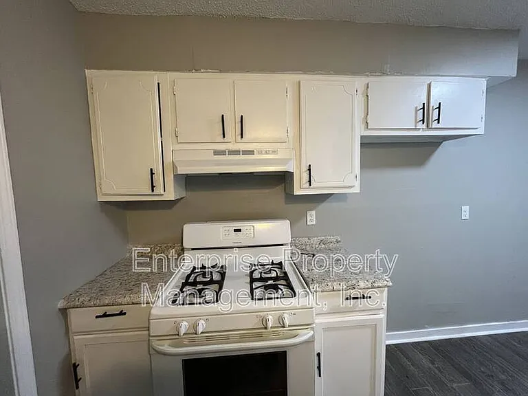 1888 Burnham Ave — Photo 6