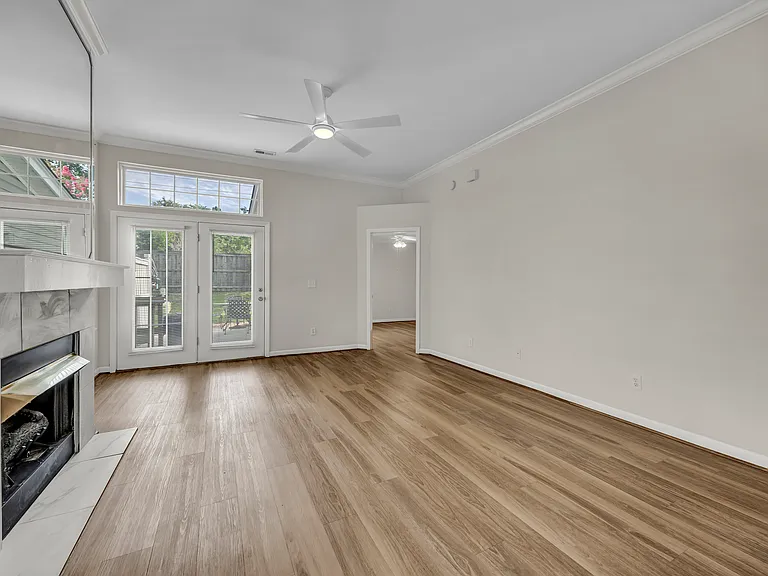 3809 Mayfield Ct — Photo 4