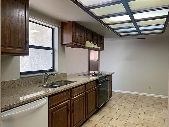 3rd image of 14906 Oldgate Pl