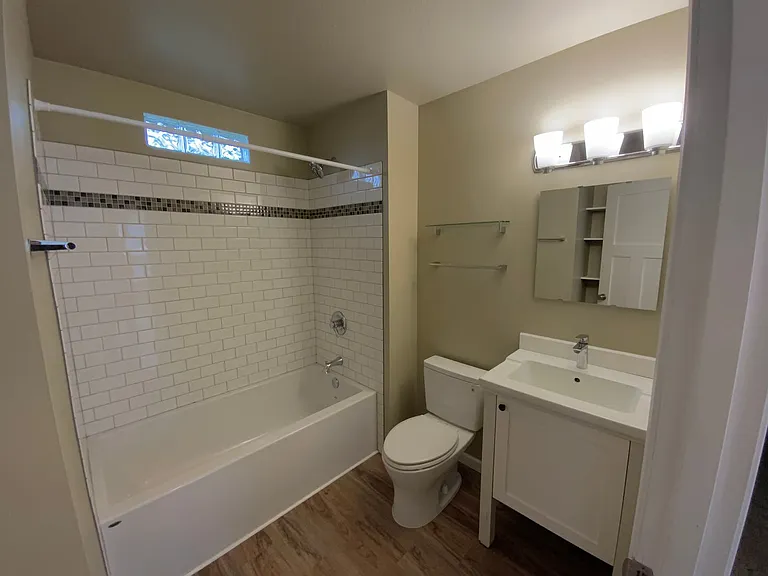 SEA 3827 Wetmore — Photo 38