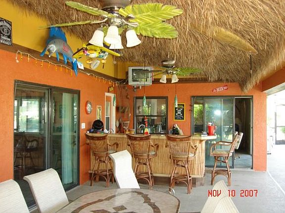 Great tiki style wet bar for entertaining