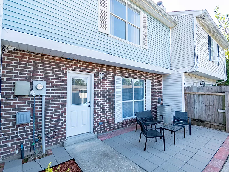 130 Mimosa Pl #D — Photo 23