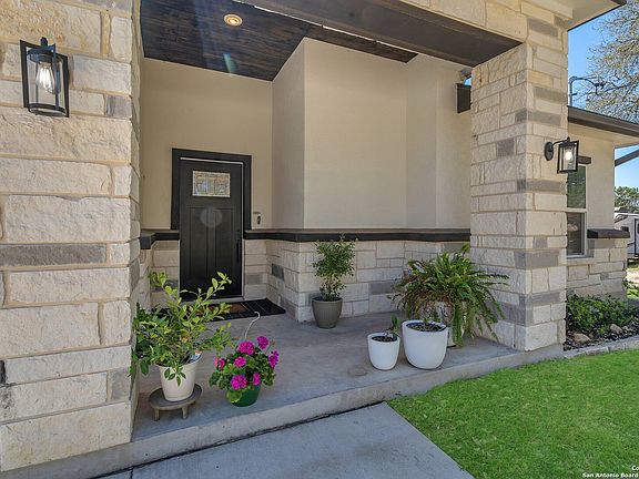 5th image of 348 Fawn