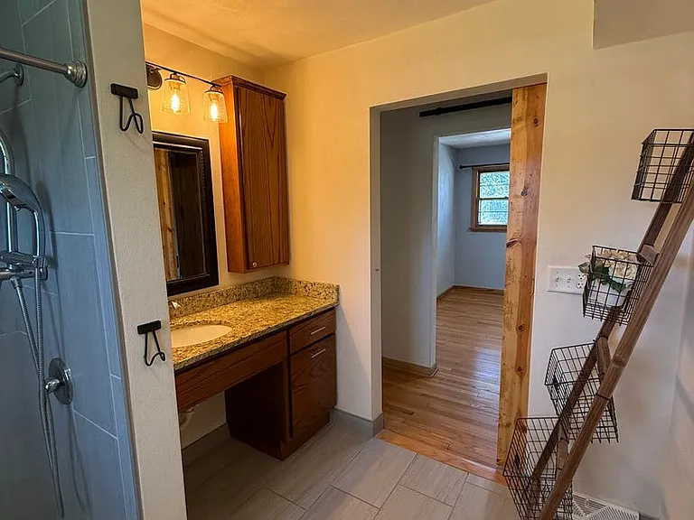 7734 E Rockton Rd — Photo 9
