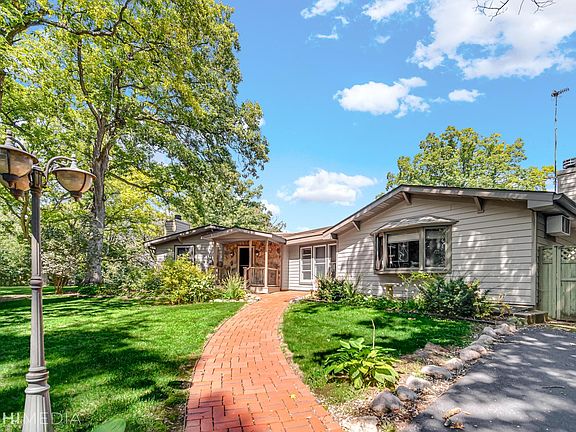 3rd image of 7310 Oakwood Ln