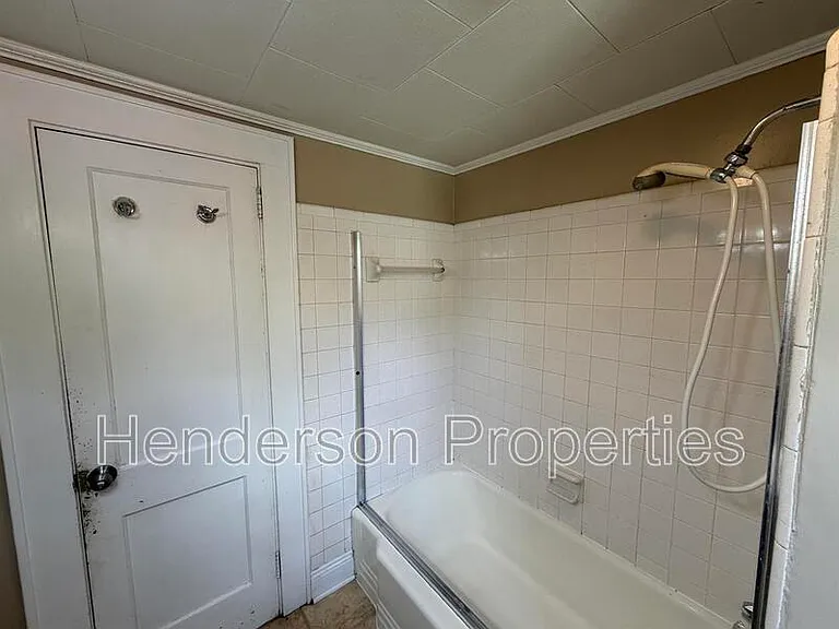 638 Salisbury Rd — Photo 14