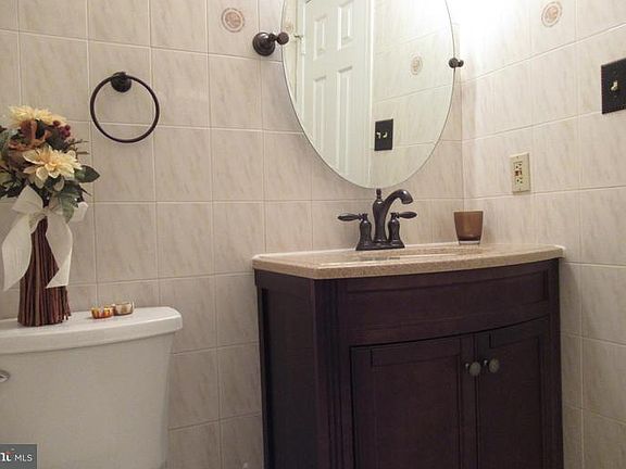 5th image of 2822 Lee Oaks Pl #102