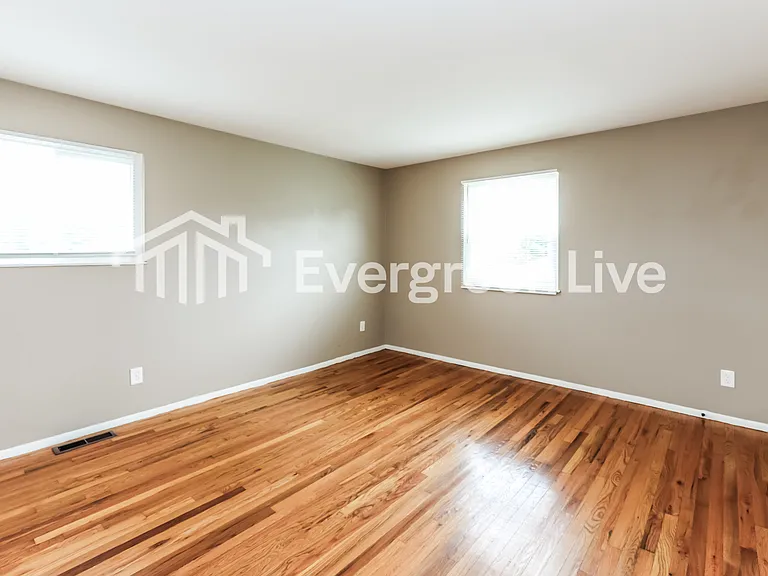 1086 Elda Ln — Photo 12