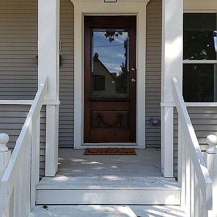 4th image of 304 N Grove St