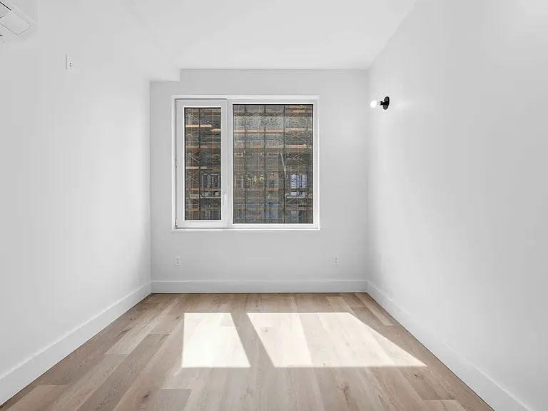89-25 162nd St #501 — Photo 9