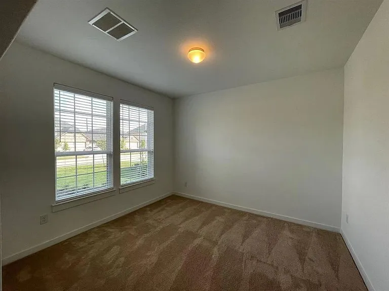 815 Summer Village Way — Photo 3