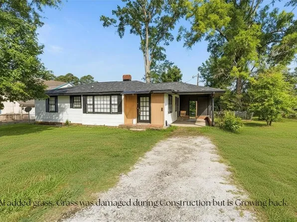 105 Chesterfield Ct, Greenwood, SC 29646