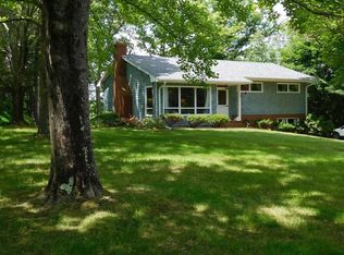 1734 Bay St, Taunton, MA 02780