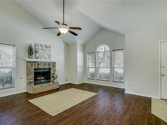 5th image of 1231 Oxford Ln