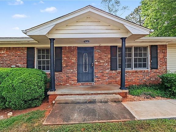 2nd image of 3665 Brookcrest Cir