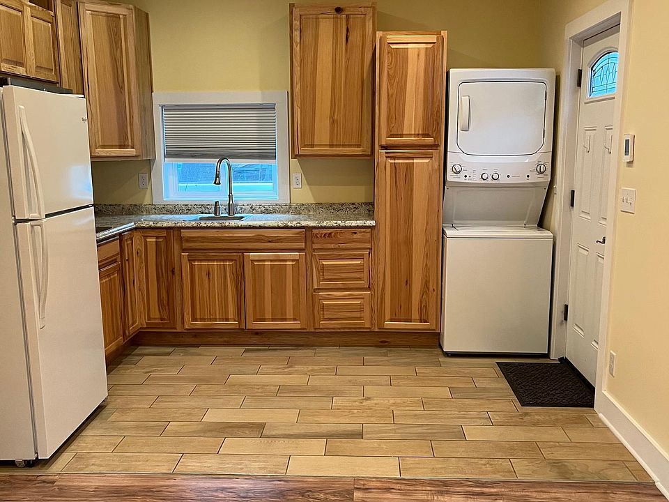 2nd image of 516 21st Ave E