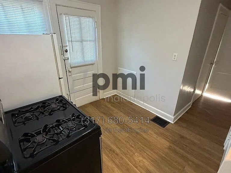 943 N Drexel Ave — Photo 8