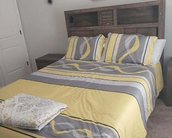 423 Lothbury Ave — Photo 1