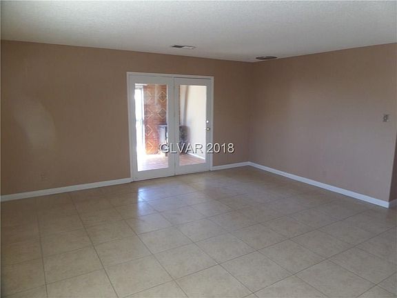 3rd image of 2451 Tournament St