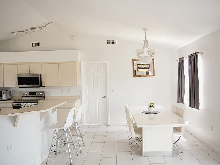 6784 Bordeaux Blvd — Photo 4