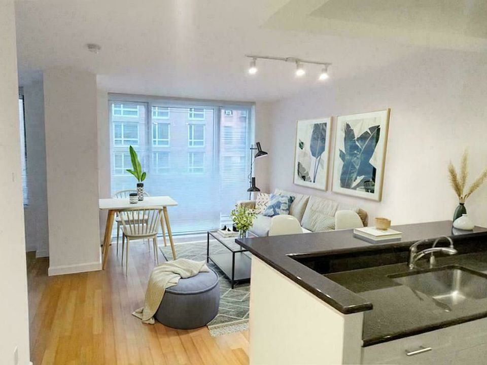 1st image of 320 W 38th St APT 626