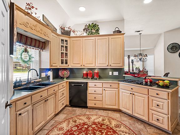 4th image of 8825 Turnberry Ct