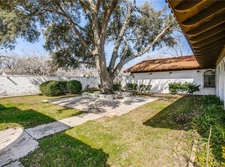 452 Circleview Dr S, Hurst, TX 76054