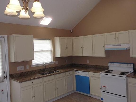 3rd image of 117 Mary Jane Ln