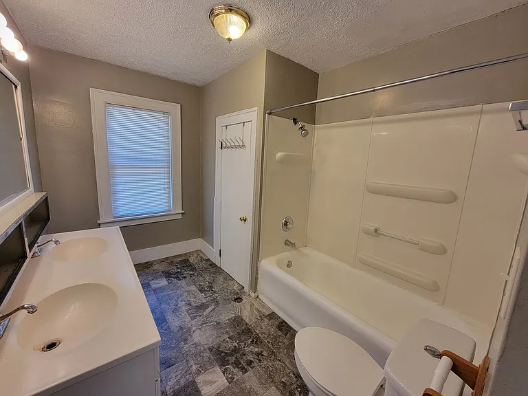 1444 S Bend Ave — Photo 20