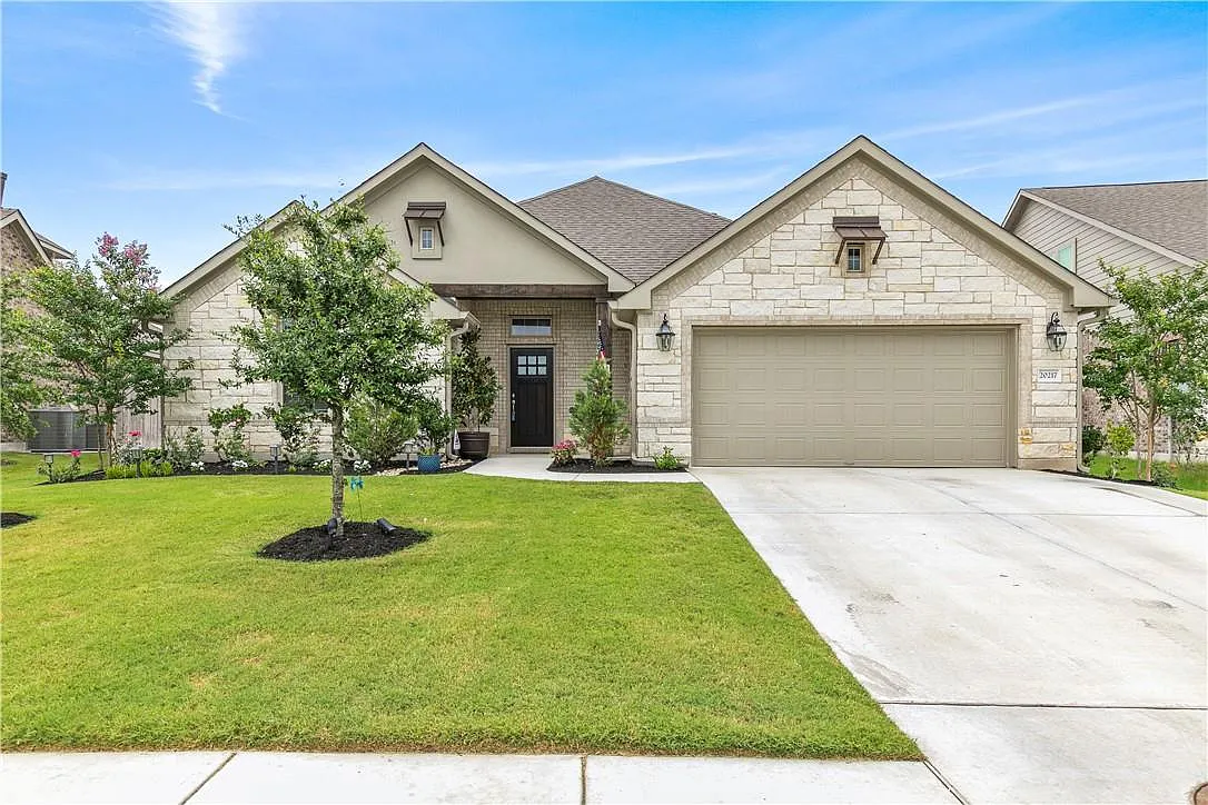 4 bed, 3.0 bath, 2609 sqft, $2,860 — Photo 3