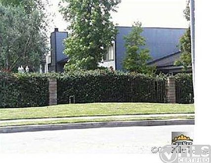 4th image of 15050 Chatsworth St APT E
