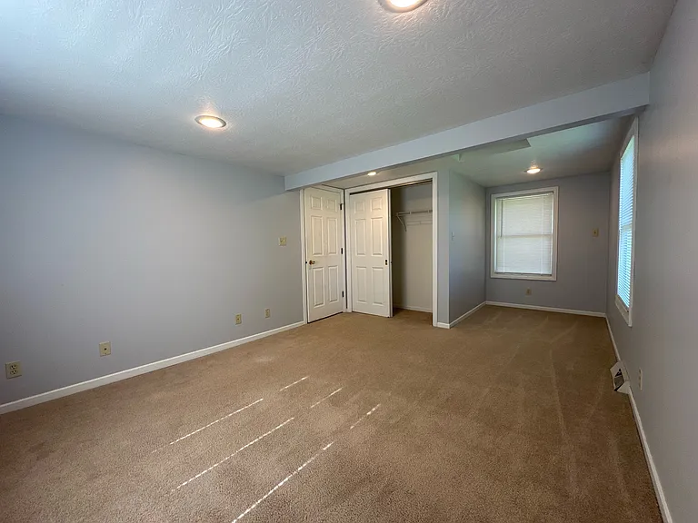 1444 Hyde Park Ave — Photo 24
