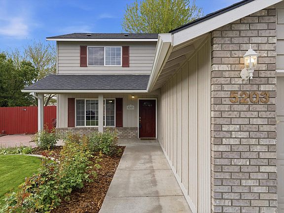 4th image of 5203 Holly Way