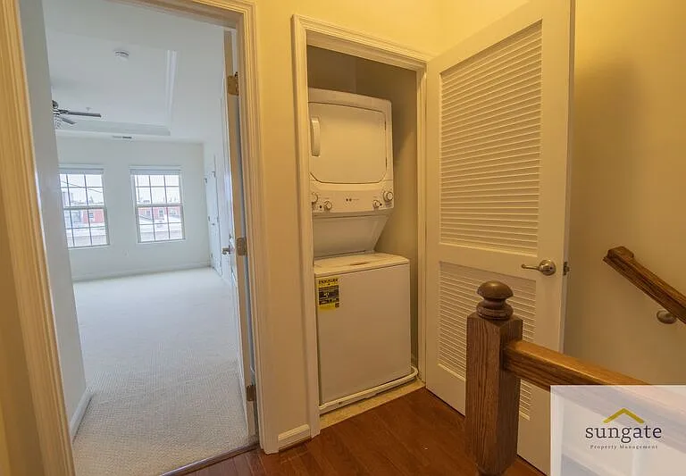 1724 Lantern Mews — Photo 35