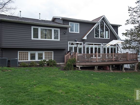 3rd image of 69 Fairway Ave