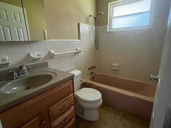 2nd image of 1298 Vanderbilt Dr