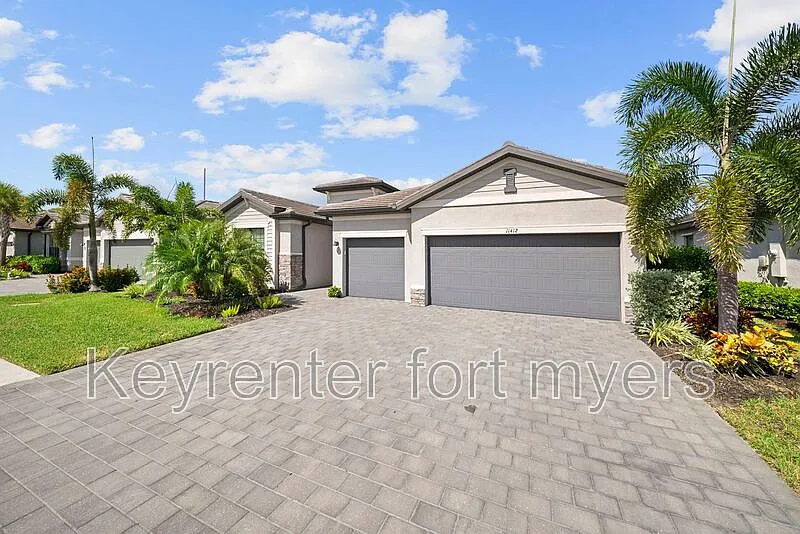 3 bed, 3.0 bath, 2400 sqft, $3,250 — Photo 2
